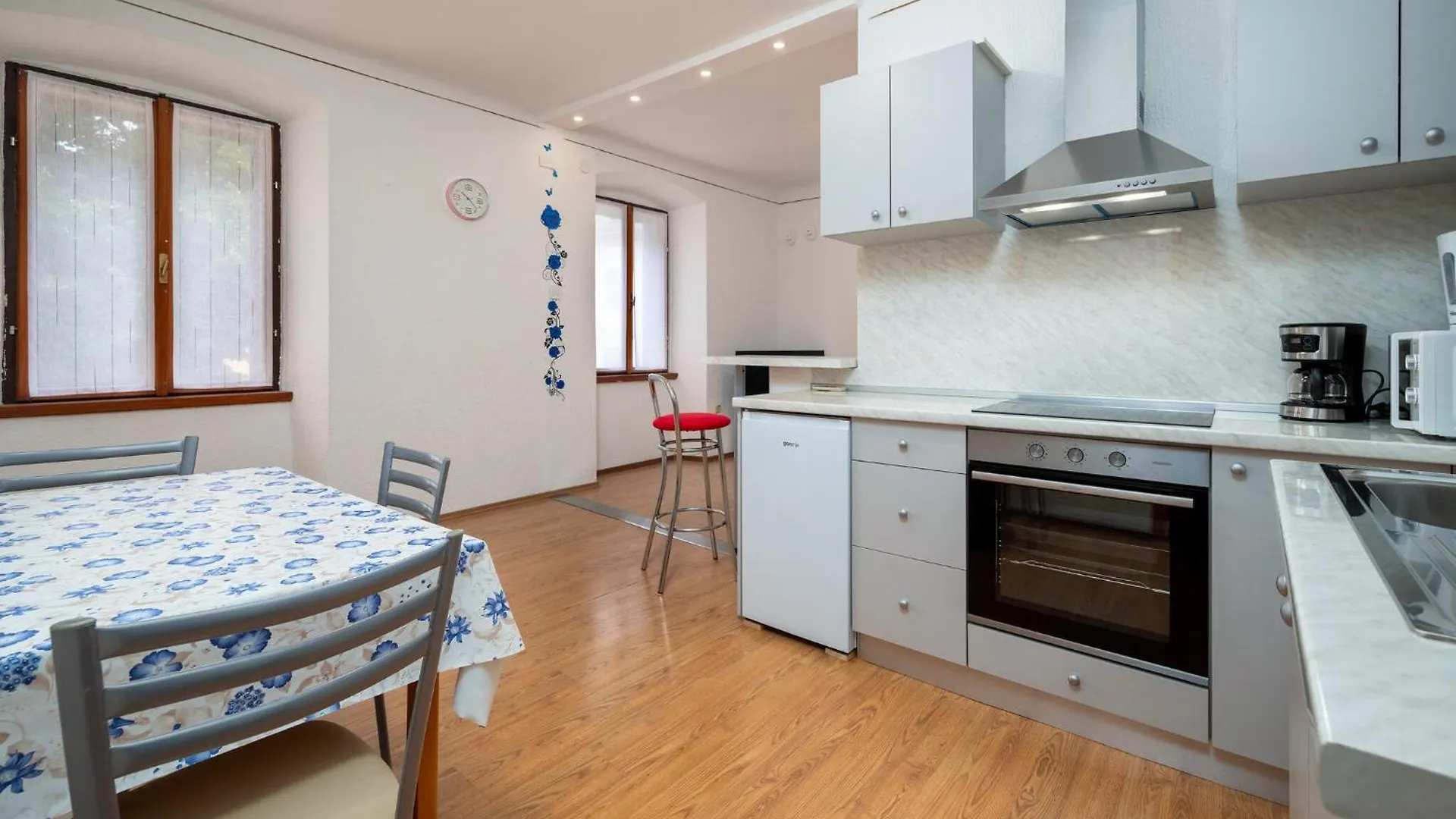 Lovely Home In Vodnjan With Kitchen Holiday home